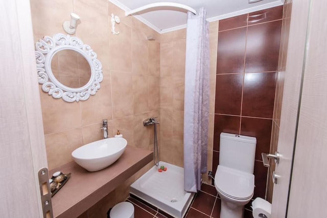 Eliora Studio & Aelia Apartment Heraklion Exteriör bild