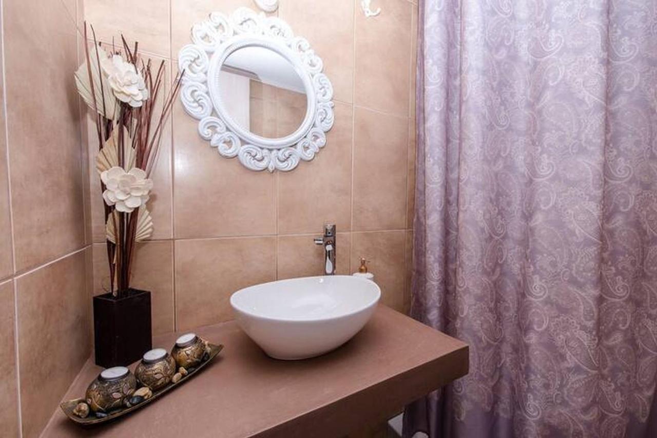 Eliora Studio & Aelia Apartment Heraklion Exteriör bild