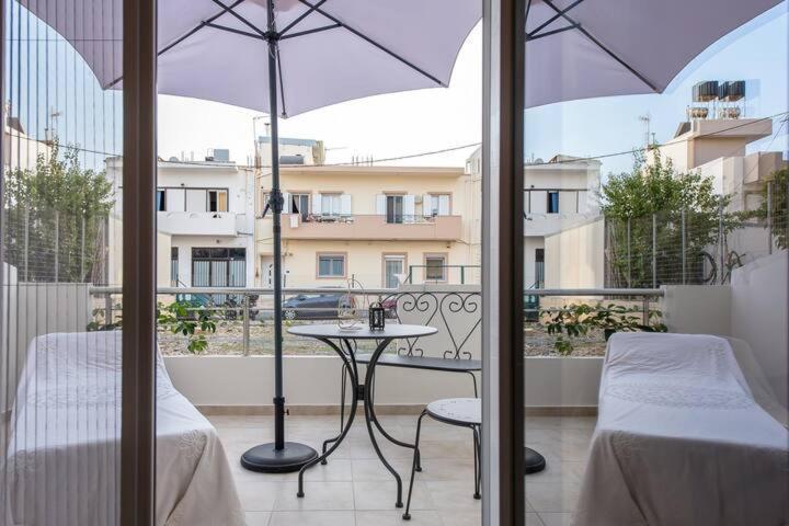 Eliora Studio & Aelia Apartment Heraklion Exteriör bild