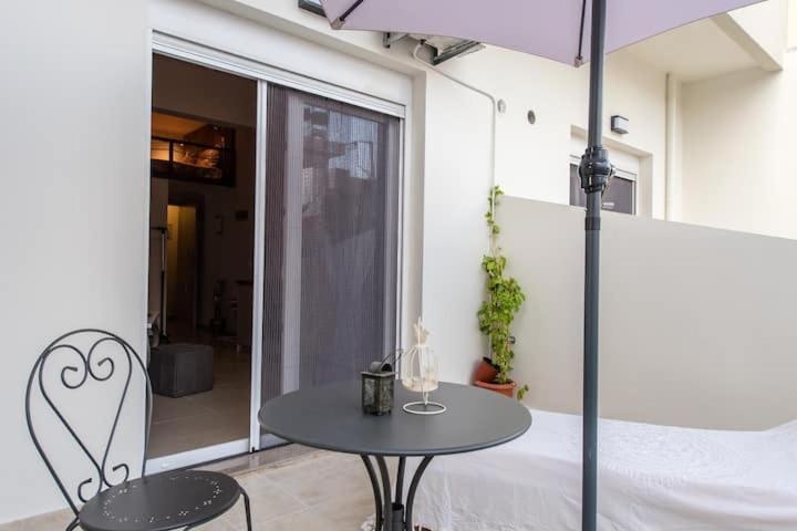 Eliora Studio & Aelia Apartment Heraklion Exteriör bild